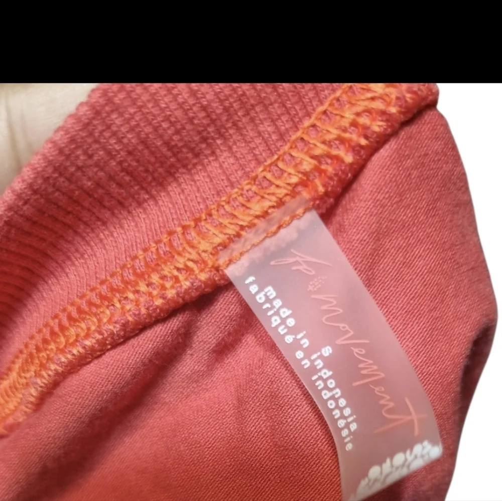 FREE PEOPLE MOVEMENT Coral Cropped Top and Joggers Set - Picture 6 of 7